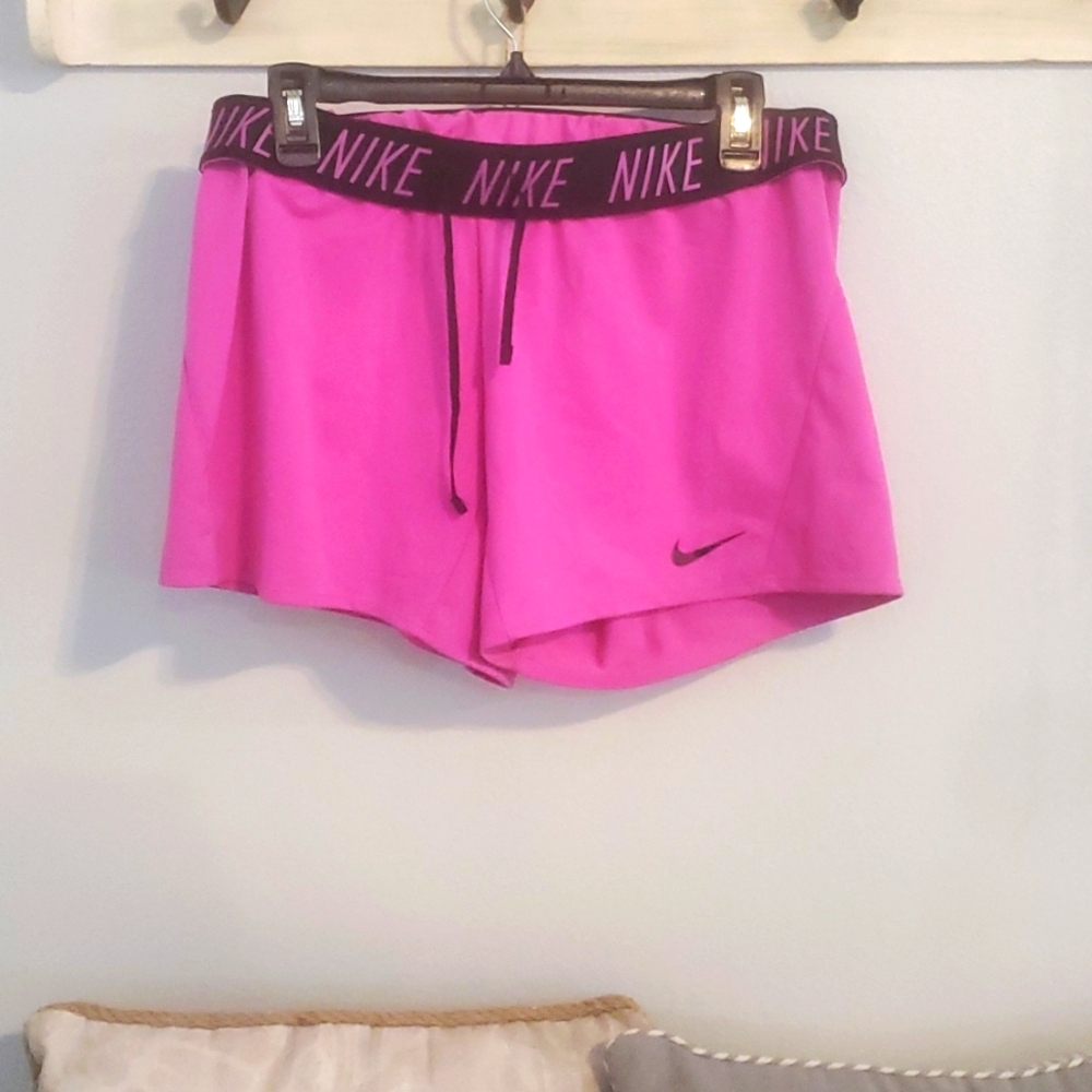 NIKE DRI-FIT SHORTS